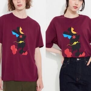 Uniqlo x Disney Tee Small Unisex Mickey Mouse Graphic Crewneck Maroon Cotton New